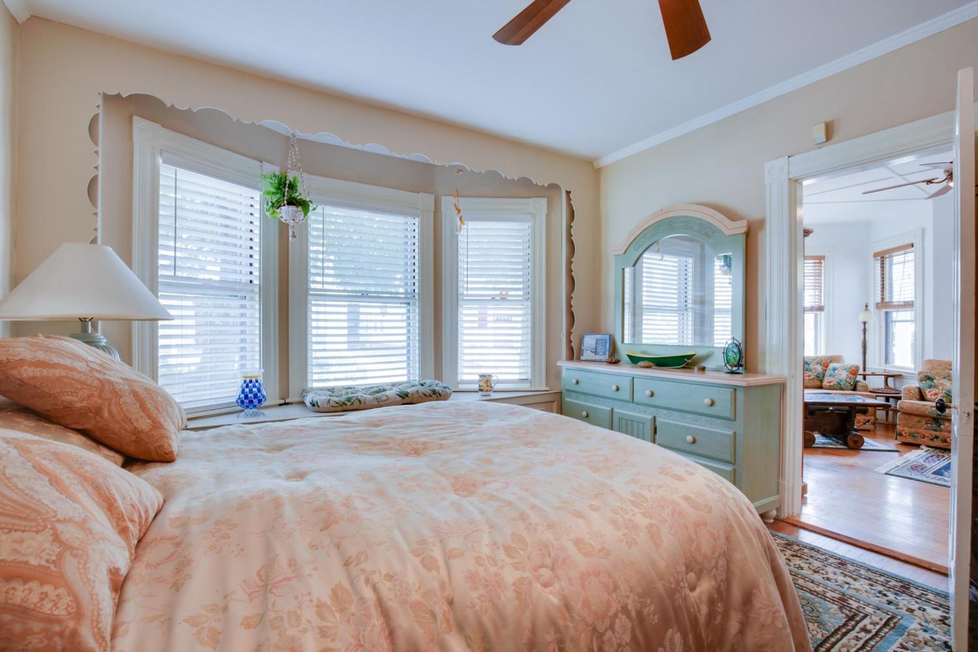 Quaint Beverly Townhome Walk To Beach And Downtown! Bagian luar foto