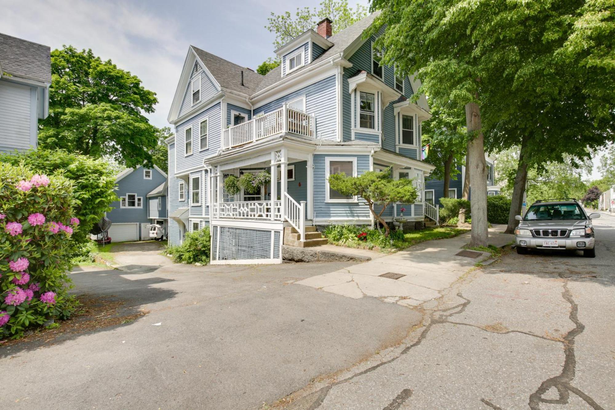 Quaint Beverly Townhome Walk To Beach And Downtown! Bagian luar foto