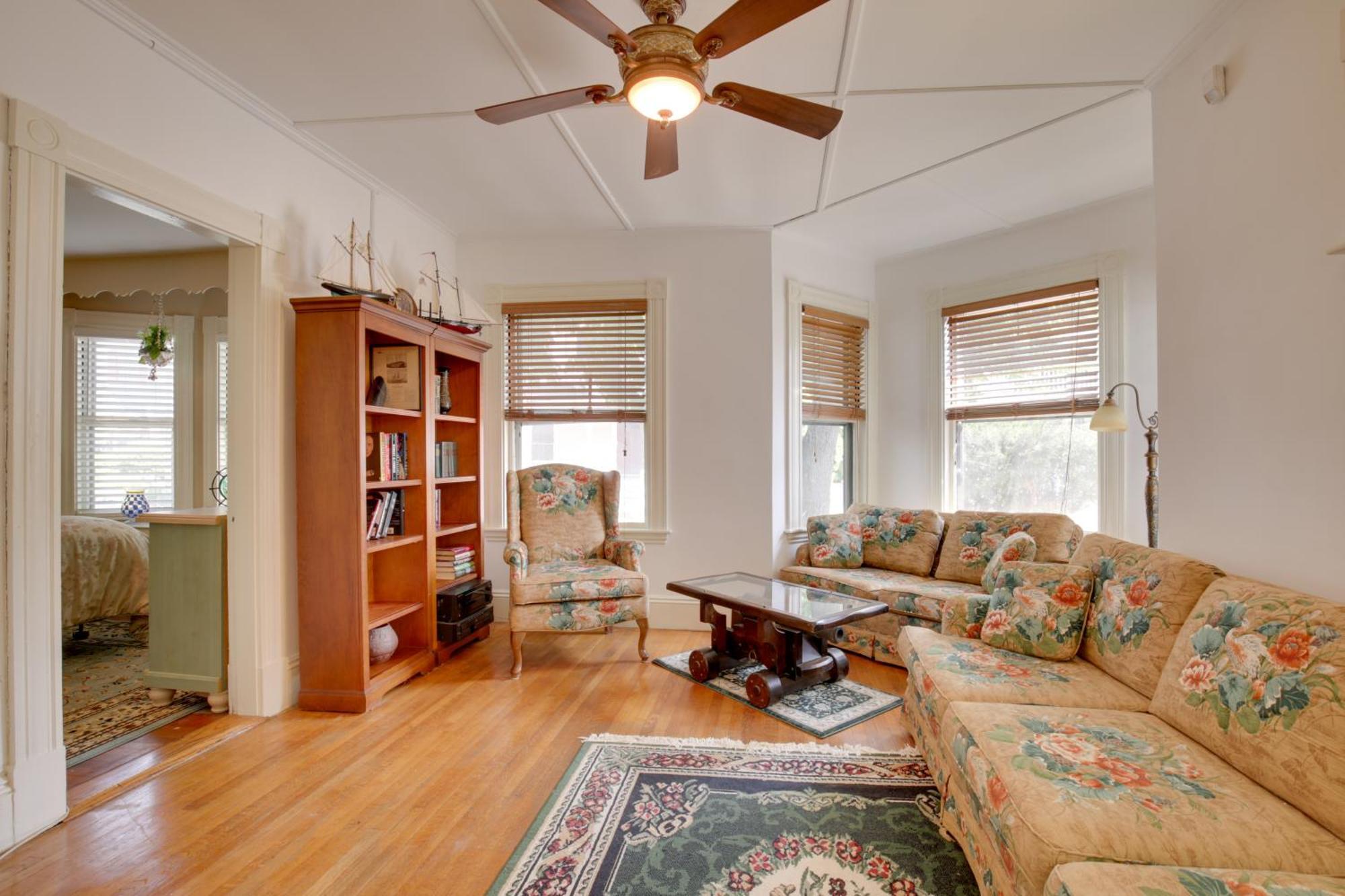 Quaint Beverly Townhome Walk To Beach And Downtown! Bagian luar foto